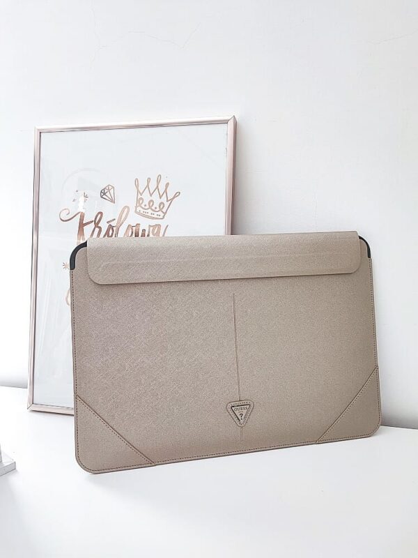 Guess case na laptopa 16" złoty połyskujący