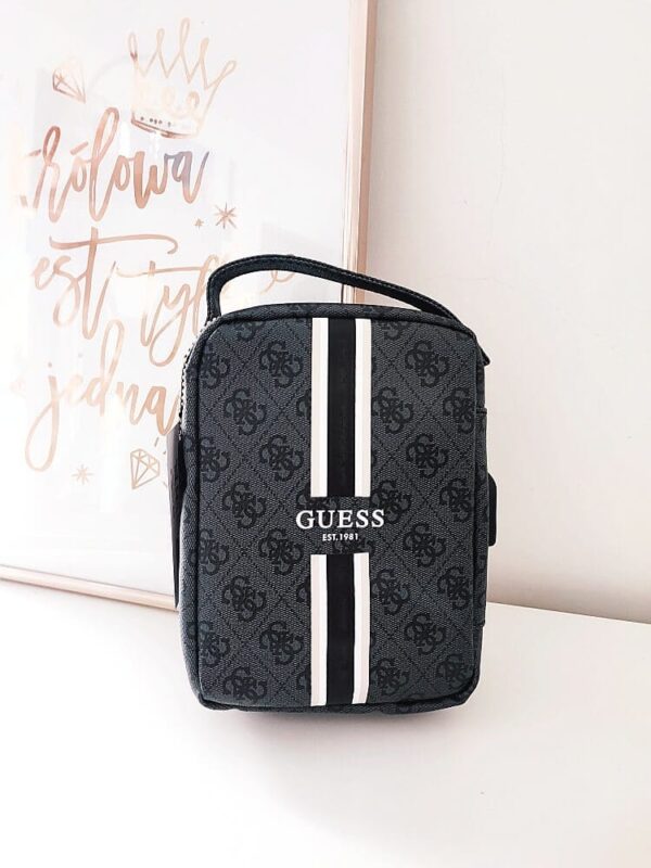 Guess kosmetyczka-organizer na kable czarna logowana